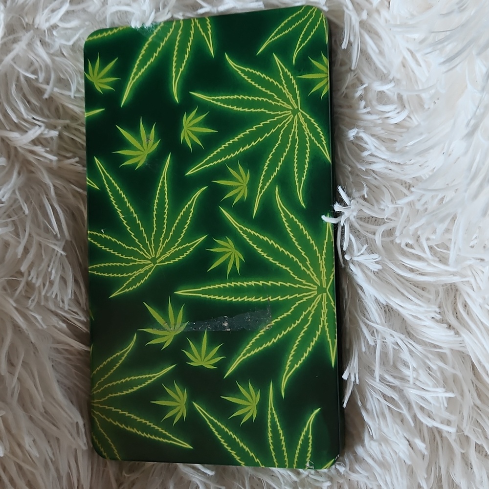 🍃💨NEW MAKEUP REVOLUTION FOREVER FLAWLESS CHILLED VIBES EYESHADOW PALETTE🍃💨 - Picture 3 of 5